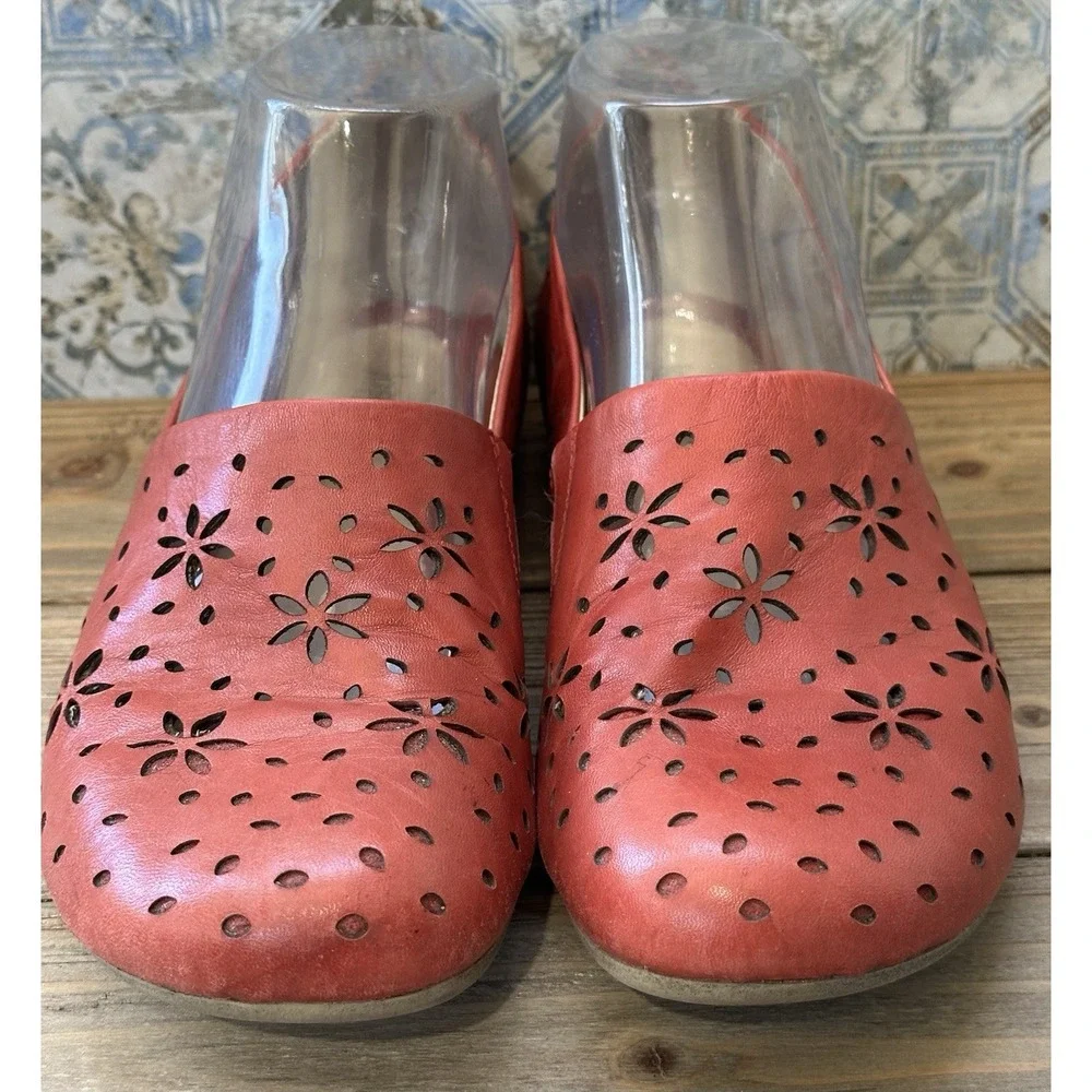 Josef Seibel Red Floral Flats Leather Comfort Shoes Women's Sz 5.5 / 36